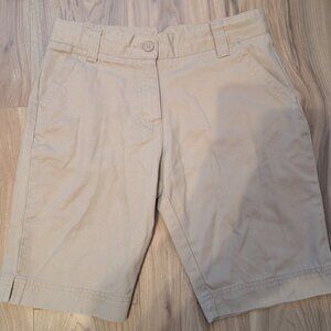 Izod Regular 14 Khaki Beige Shorts Waist 27" Length 9" Rise 9" Chino